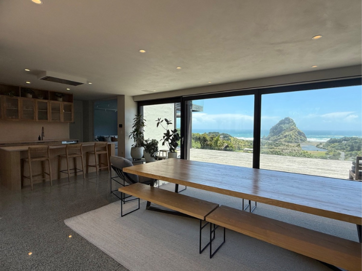 The Louises of Piha