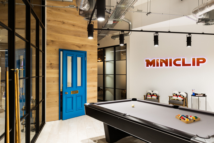 Miniclip London Games Room